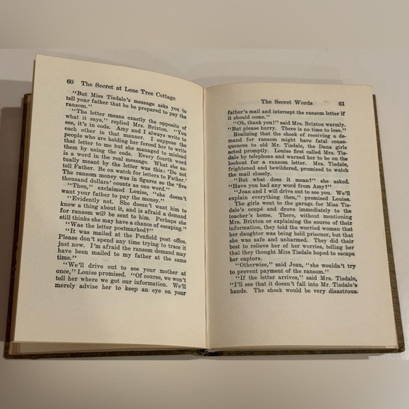Vintage 1934 The Dana Girls - The Secret at Lone Tree Cottage by Carolyn Keene - Picture 9 of 14
